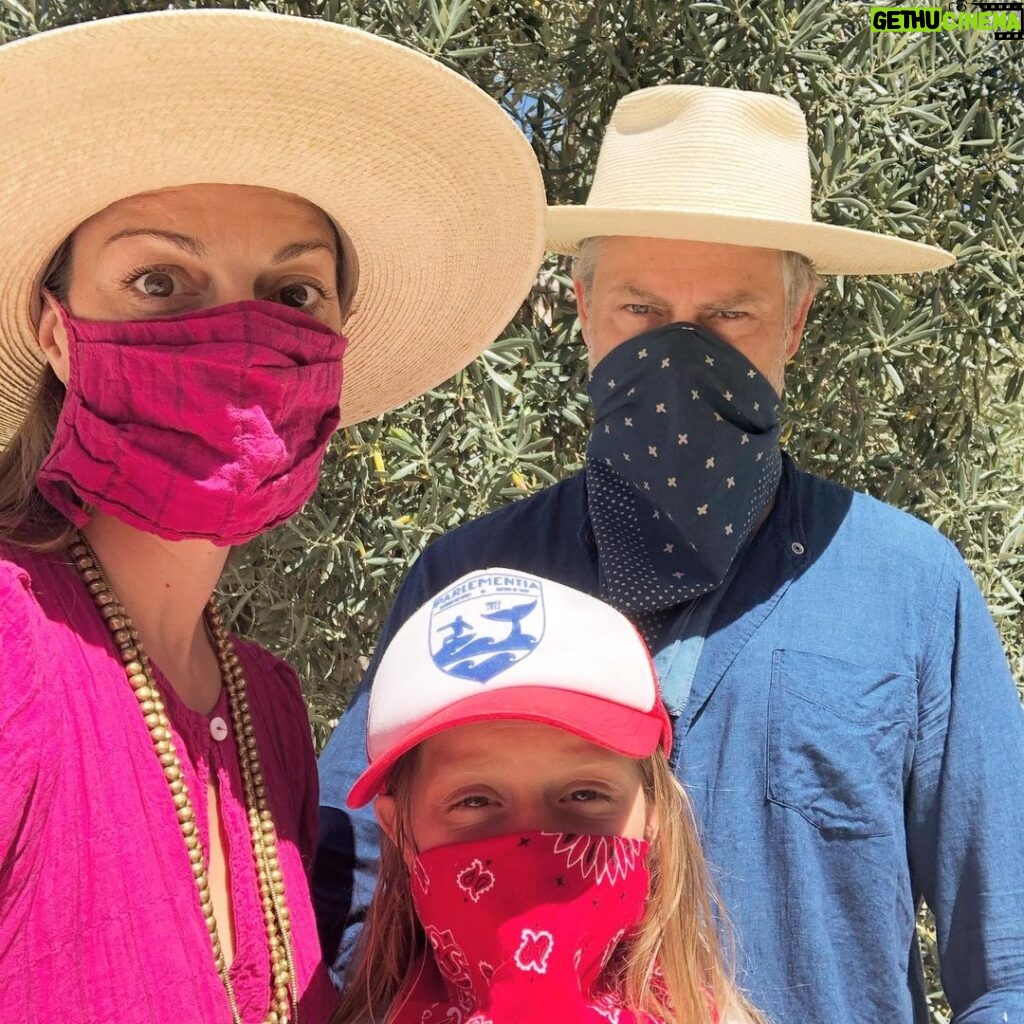 Bianca Roe Instagram - We 3 #wearadamnmask everyday! We do it for each other, for our family, for our neighbour, for the elderly and vulnerable, for our friends and community. We challenge @pietsiecampbell @sally_england @roman_and_williams_ @amalgamkitchen @sanders_and_sons_gelato @agn3s @providenceguethary @sheltersocialclub @stormymondaygoods @thealchemistress @citogal @nothinmyst @gis_getty @kelcipotter @ecchaumette @d.mooney__la @stiklori and a special shout out to @liztn for calling us to action! 💪🏼 Bianca’s matching Mask & Dress combo is available at @pietsieclothing and @inthefieldojai 🥂because.. you asked! 😉 In the Field, Ojai