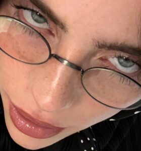 Billie Eilish Instagram - 🔎