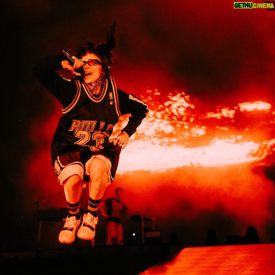 Billie Eilish Instagram - lollaβ€οΈβπ₯β€οΈβπ₯β€οΈβπ₯β€οΈβπ₯β€οΈβπ₯β€οΈβπ₯β€οΈβπ₯ Chicago, Illinois
