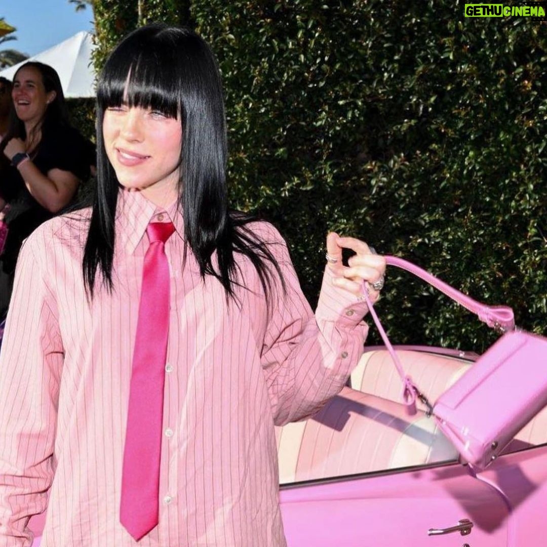 Billie Eilish Instagram - 💓🩷🎀💕💖🌷💗💞👛🫀🙈🙈🙈🥳🥳🥳🥳🥳
