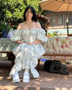 Billie Eilish Instagram - 💐🌻🌷🌸🌈
