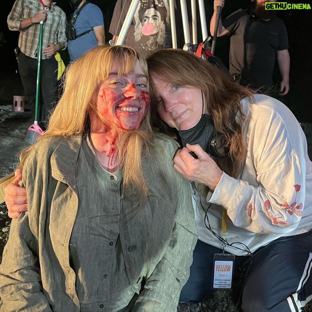 Billie Eilish Instagram - :’) last may. so much joy mannnnn @domfishback you are my idol. watching dom do her fuckin thing was one of the most amazing experiences of my life. this girl is fucking unbelievable. will cherish you forever dom love you so much. i feel so honored to be a part of something so special, surrounded by PEOPLE so special. @donaldglover if it wasn’t for you i wouldn’t be the artist or person i am today. @ibraake & @janinenabers you rock my socks off. truly can’t BELIEVE my reality sometimes. STREAM “SWARM”!! @swarmonprime 🐝🐝🐝