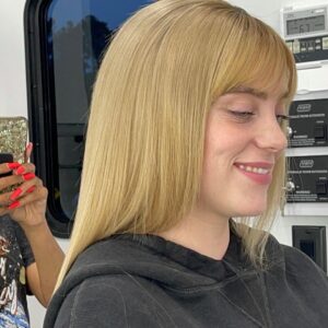 Billie Eilish Instagram - :’) last may. so much joy mannnnn @domfishback you are my idol. watching dom do her fuckin thing was one of the most amazing experiences of my life. this girl is fucking unbelievable. will cherish you forever dom love you so much. i feel so honored to be a part of something so special, surrounded by PEOPLE so special. @donaldglover if it wasn’t for you i wouldn’t be the artist or person i am today. @ibraake & @janinenabers you rock my socks off. truly can’t BELIEVE my reality sometimes. STREAM “SWARM”!! @swarmonprime 🐝🐝🐝