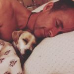 Billy Boyd Instagram - Had an afternoon nap with a good friend @weebobbyjohnston . #nap #weebobbyjohnston #happydays