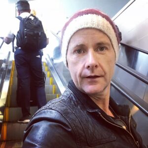 Billy Boyd Instagram - I have arrived in Philadelphia! And they have moving stairs. See you @wizardworld . IM EXCITED! you? #wizardworldphilly #wizardworld #wizardworldphl #movingstairs #imhungry