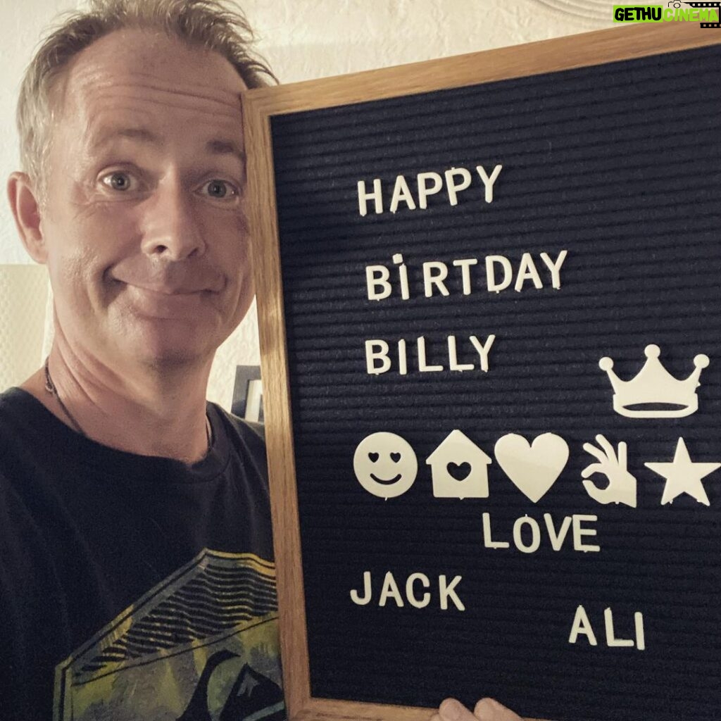 Billy Boyd Instagram - To everyone from kindergarten to College that has to distance learn for now, I feel for you! Not easy, but the right thing to do. If I have one piece of advice....always double check your work. BB x