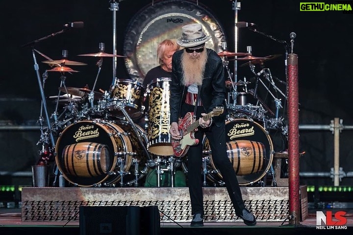 Billy Gibbons Instagram - Repost from @limsangphotography • 2021-08-19: @zztop #ZZTop #SOLDOUT @tulalipresortcasino #TulalipCasinoResort #TulalipAmphitheatre