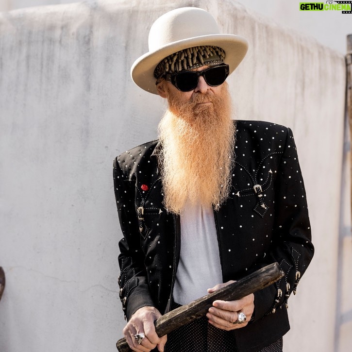 Billy Gibbons Instagram - New @TIDAL interview: Desert Blues: Billy F Gibbons in Conversation The American original talks about his new solo album, ZZ Top’s road ahead and the freedom of making loud noise among the sand, rocks and rattlesnakes. Read interview: https://tidal.com/magazine/article/billy-f-gibbons-in-conversation/1-79762 LINK IN BIO #billyfgibbons #billyfgibbonshardware