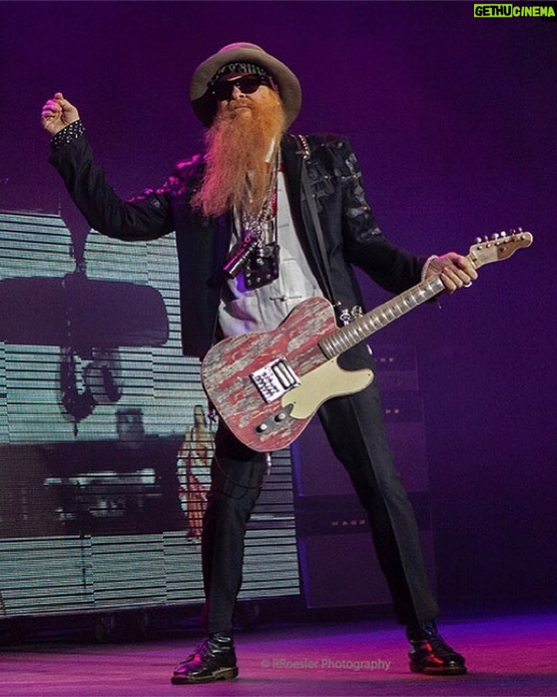 Billy Gibbons Instagram - 📸 @rwr25 #billyfgibbons #guitarist #guitarsofinstagram #guitargram #zztop