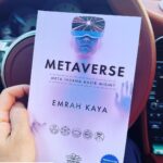 Birol Güven Instagram - #Repost @emrahkaya with @make_repost ・・・ Okumak istersen yalın ve sohbet eder gibi bir kitap oldu. #blockchain #NFT #web3 #DAO #Avatar gibi tüm kavramları bulacaksın. #metainsan nasıl olacak merak ediyorsan. Tüm online platformlardan edinebilirsin.👍