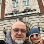 Birol Güven Instagram - Cem Güven konseri için Londra’dayız. @c.e.m.g.u.v.e.n @burcuguven2 @oykuguvennn Royal Academy of Music
