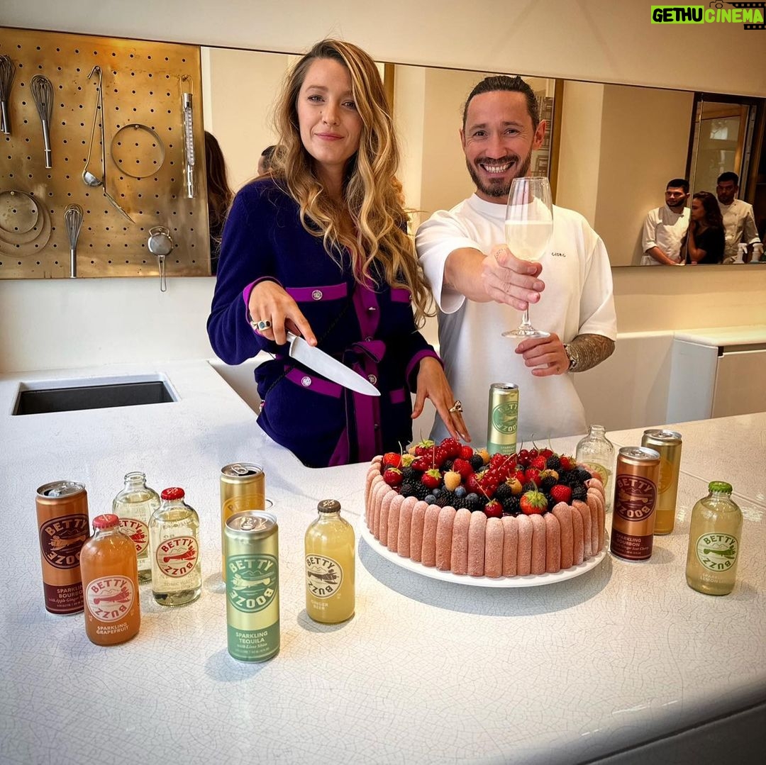 Blake Lively Instagram - @cedricgrolet You should’ve made your bakery nut free if you didn’t want me to drive you nuts. 😵💫🤭 Love you buddy. I had the time of my life. Glad I could bring the @bettybuzz & @bettybooze to make up for the chaos Chef🥂 🎂
