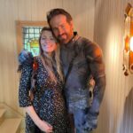 Blake Lively Instagram – Here are photos of me pregnant in real life so the 11 guys waiting outside my home for a 🦄 sighting will leave me alone. You freak me and my kids out. Thanks to everyone else for all the love and respect and for continuing to unfollow accounts and publications who share photos of children. You have all the power against them. And thank you to the media who have a “No Kids Policy”. You all make all the difference 🙏♥️. Much love! Xxb