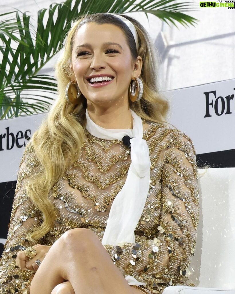 Blake Lively Instagram - @forbes 🙏 for having me to talk @bettybuzz , @grameenamerica and owning what you believe in. Such an honor. And thank you to everyone who made me sparkly @maisonvalentino @lorraineschwartz @ofirajewelz @kristoferbuckle @jennifer_yepez @nailsbymei @molly_sage 💖🫶💖