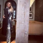 Blake Lively Instagram - Let’s take it back to the “night before” party. A little hint of things to come🗽 thanks to @thombrowne Yes I took these on a self timer bc everyone was asleep when I got home at 9. Sorry outfit. You deserved better.