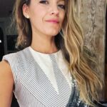 Blake Lively Instagram - Let’s take it back to the “night before” party. A little hint of things to come🗽 thanks to @thombrowne Yes I took these on a self timer bc everyone was asleep when I got home at 9. Sorry outfit. You deserved better.