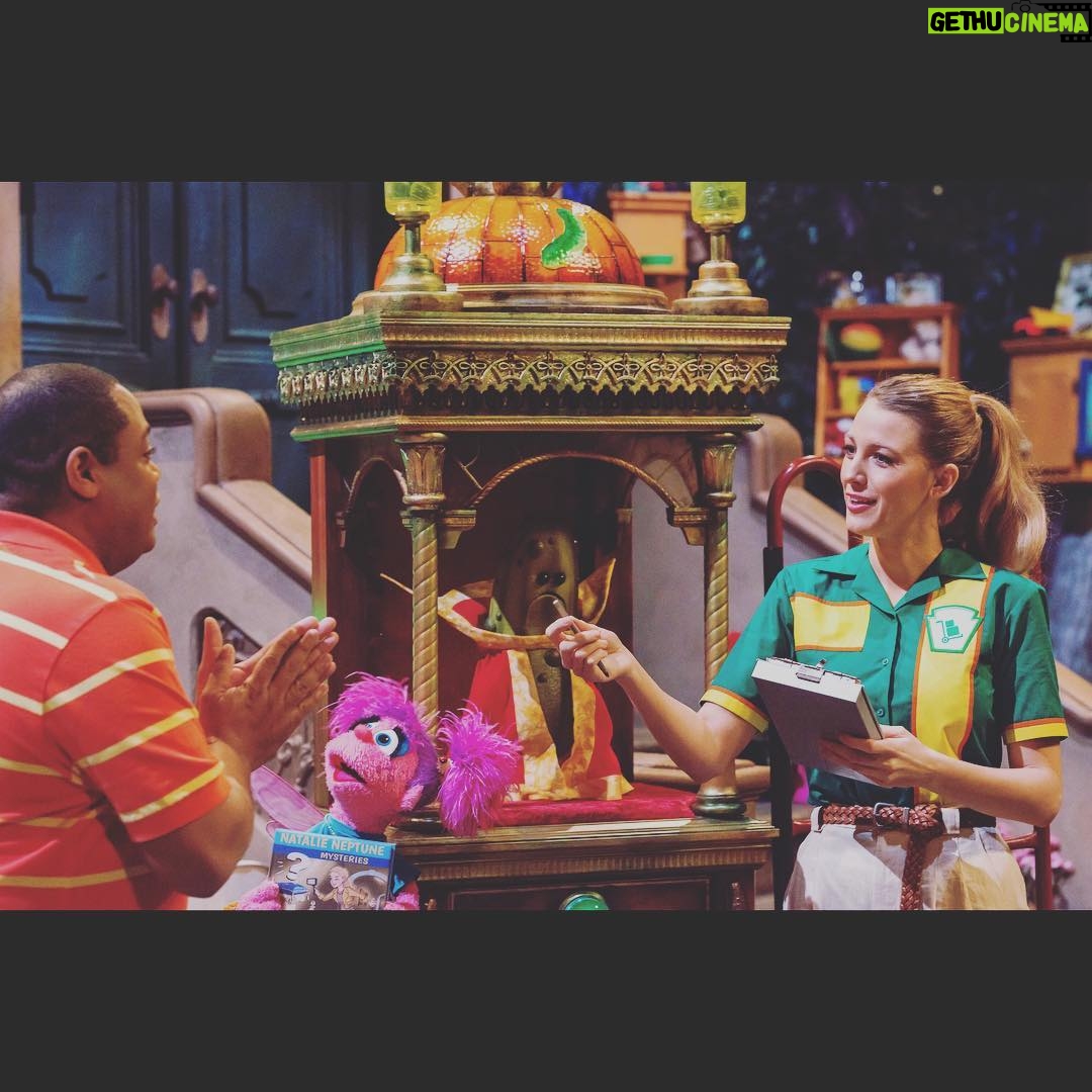 Blake Lively Instagram - @sesamestreet season 49 AIRS TONIGHT at 7pm ET๐ on HBO. Thank you @sesamestreet for ALL you do โฅ๏ธ๐๐๐๐งกโค๏ธ๐๐๐๐โค๏ธ