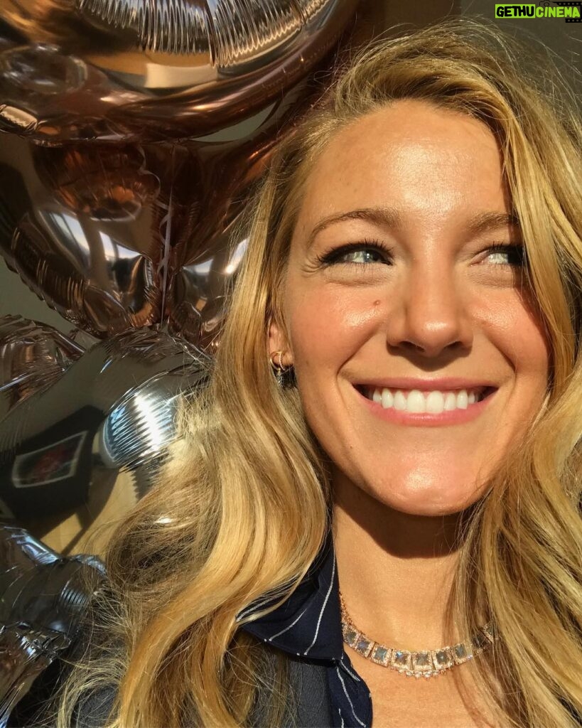 Blake Lively Instagram - Ummm. Thank you @jacquieaiche 😱😍😱 holy cow!! 💎🐄💎 (and thank you sis @robynlively for the balloons!) I'm totally gonna lie and tell everyone I'm turning 30 every week.