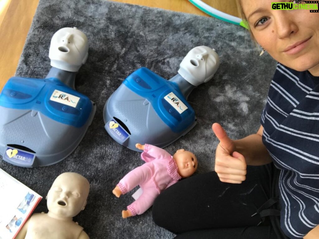 Blake Lively Instagram - ALL MAMAS AND DADDIES OUT THERE-- I can't recommend this enough, I took a CPR class with with a focus on babies and toddlers. Google "infant CPR class near me" and you'll see lots of listings. For those of you who haven't done it, you will love it. It's so helpful by giving you knowledge, tools, and some peace of mind. ❤️👶👶🏻👶🏼👶🏽👶🏾👶🏿❤️🏥