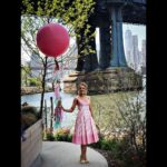 Blake Lively Instagram – The balloon is normal size. I’m a child’s toy.