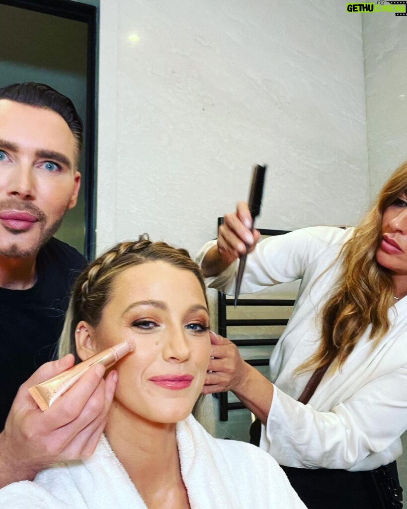 Blake Lively Instagram - This is my Met glam team @kristoferbuckle and @jennifer_yepez Yes they are gorgeous inside and out. Yes they make me feel gorgeous inside and out. Can’t forget @enamelle who’s not pictured. I love you three. And thank you @charlottetilbury for the gorgeous makeup. There’s a reason everything you create is the best— because it radiates just like you. Dream Glam Crew all around ✨ #charlottetilburypartner