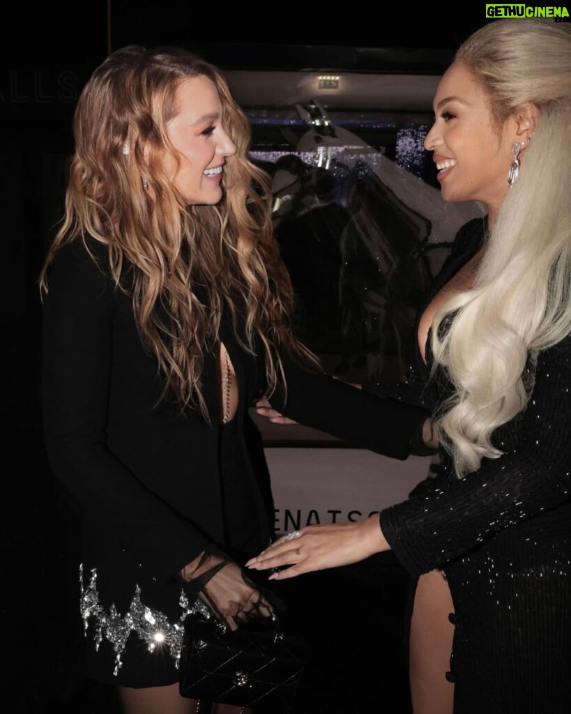 Blake Lively Instagram - When I grew up, women were always pit against one another. It took me until adulthood to see that the instinct for women to lift each other up to their highest potential is the norm not the exception. Most of my best friends are women who would’ve been packaged to me as threats or competition. It’s our job to show younger generations the power in aligning rather than dividing. All this to say, @beyonce and @taylorswift neither of you have to be threatened by my pop stardom. There’s space for us all. Renaissance: A Film by Beyoncé. In theaters now …And even better than you can imagine. ✨👽✨