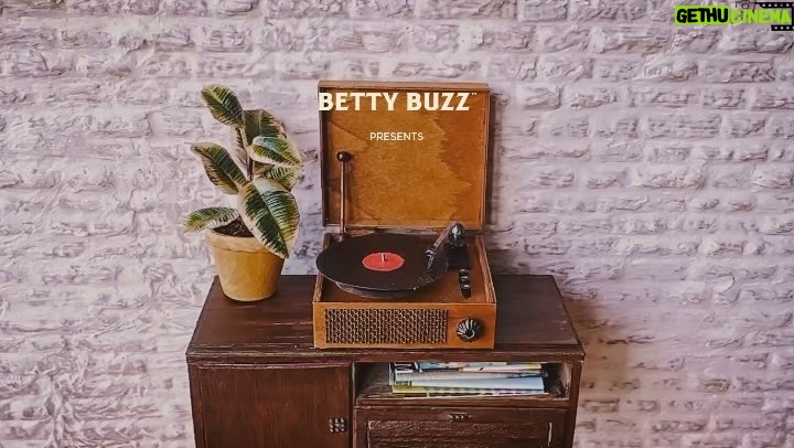 Blake Lively Instagram - Tell me you played with Polly pocket as a kid, but are now grown with a business of your own, but still feel 9, without telling me… @bettybuzz cans now on @amazon @hannahlemon_art thank you for making my dreams a teeny tiny reality