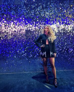 Blake Lively Instagram - When I grew up, women were always pit against one another. It took me until adulthood to see that the instinct for women to lift each other up to their highest potential is the norm not the exception. Most of my best friends are women who would’ve been packaged to me as threats or competition. It’s our job to show younger generations the power in aligning rather than dividing. All this to say, @beyonce and @taylorswift neither of you have to be threatened by my pop stardom. There’s space for us all. 
Renaissance: A Film by Beyoncé. In theaters now …And even better than you can imagine. ✨👽✨