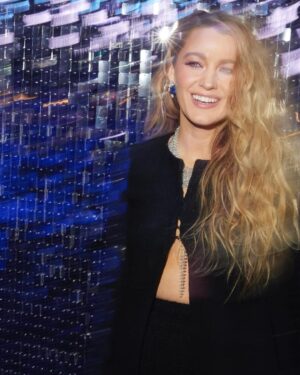 Blake Lively Instagram - When I grew up, women were always pit against one another. It took me until adulthood to see that the instinct for women to lift each other up to their highest potential is the norm not the exception. Most of my best friends are women who would’ve been packaged to me as threats or competition. It’s our job to show younger generations the power in aligning rather than dividing. All this to say, @beyonce and @taylorswift neither of you have to be threatened by my pop stardom. There’s space for us all. 
Renaissance: A Film by Beyoncé. In theaters now …And even better than you can imagine. ✨👽✨