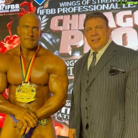 Bob Cicherillo Instagram - Got to chat with the Chicago Pro Champ, @antoinev87 just off his win! #chicagopro #ifbbpro #voiceofbodybuilding #bobcicherillo #bodybuilding