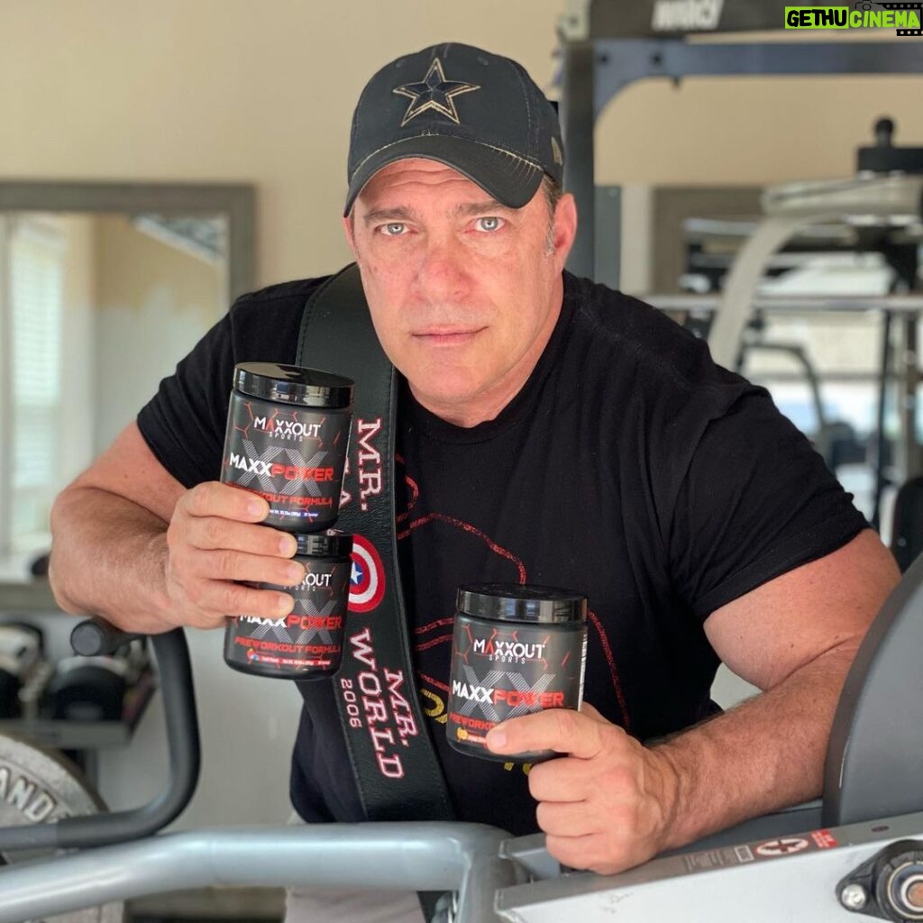 Bob Cicherillo Instagram - Buy One Get One 1/2 Off •Use Code: BOGO2022• at Maxxout.co Our best sale of the year is happening NOW! Take advantage and stock up! #maxxout #muscle #sale #bogo #discount #ifbb #workout #bobcicherillo