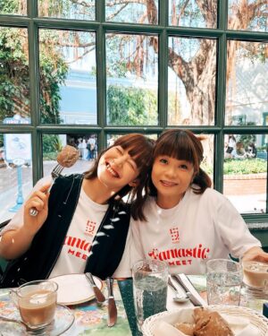 Bonnie Wong Instagram - So fantastic ☺️So dreamy❤️
多謝再次邀請我同大姐做MC
能夠喺城堡上面做司儀真係好夢幻🥳
Feel like 公主（定小矮人only?😂）

Btw 冇乜嘢唔好同 @kittyyuen 玩機動遊戲
佢…玩得好凶狠 😈好得人驚🎃