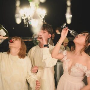 Bonnie Wong Instagram - 兩天Elsie Alfred結婚大典圓滿完成🧡
呢個星期攰到我希望今次係我嘅姊妹收爐之作😂
但望返啲相有愛又開心 值得嘅❤️‍🔥
祝曹生曹太繼續恩愛 繼續打鬧
得閒生返契仔/女俾我玩吓 
我會好樂意做單身富契媽角色🤝🏻😂

今次發生咗好多難忘事 好想快啲開咪講🤣
只係可以講我個人__到一個點係
我都唔知點解自己
可以碌吓碌吓碌到嚟三十歲？🫠
Anyways 下個post會post吓大家啲黑圖 就咁☺️ 

圖一 #曹生曹太嘈小姐
圖二 #我坐你隔籬像對孖公仔報喜
圖三 #原來飲咗酒好易喊 
圖四 #細佬俾家姐隊冧了 
圖五 #夜更Favourite 
圖六 #BadGirl佬與GoodWomen
圖七 #因為做舞台劇入面嘅好姊妹而真實都變咗好姊妹嘅有趣緣份
圖八 #家庭照
圖九 #非常打得嘅姊妹團
圖十 #歡迎光臨婚姻的世界