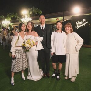 Bonnie Wong Instagram - 兩天Elsie Alfred結婚大典圓滿完成🧡
呢個星期攰到我希望今次係我嘅姊妹收爐之作😂
但望返啲相有愛又開心 值得嘅❤️‍🔥
祝曹生曹太繼續恩愛 繼續打鬧
得閒生返契仔/女俾我玩吓 
我會好樂意做單身富契媽角色🤝🏻😂

今次發生咗好多難忘事 好想快啲開咪講🤣
只係可以講我個人__到一個點係
我都唔知點解自己
可以碌吓碌吓碌到嚟三十歲？🫠
Anyways 下個post會post吓大家啲黑圖 就咁☺️ 

圖一 #曹生曹太嘈小姐
圖二 #我坐你隔籬像對孖公仔報喜
圖三 #原來飲咗酒好易喊 
圖四 #細佬俾家姐隊冧了 
圖五 #夜更Favourite 
圖六 #BadGirl佬與GoodWomen
圖七 #因為做舞台劇入面嘅好姊妹而真實都變咗好姊妹嘅有趣緣份
圖八 #家庭照
圖九 #非常打得嘅姊妹團
圖十 #歡迎光臨婚姻的世界
