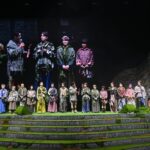 Bonnie Wong Instagram - 多謝。 今年叱咤主題係多謝，所以奴撈同急姐叫我度一part多謝男歌手，落台同大家互動嘅talk。講真，勁緊張，緊張到有晚失眠，知道再唔度好啲稿，失眠嘅狀況只會繼續惡化，於是凌晨起身諗講咩，度到朝早9點，見肚餓就叫咗個麥麥送早餐食，就係咁寫咗「癦癦送」😂 要喺男歌手身上搵唔同嘅特色去讚：Edan嘅幽默，Tyson Yoshi對MV嘅執着，軒公事事認真，光B永不言休，Jeffrey親力親為，唱片公司全力支持，當然唔少得Ian嘅用心唱作。自己寫完稿，都覺得咁多位歌手真係好厲害，佩服🙏 雖然已經綵排過好幾次，但出場前仍然緊張到六親不認😂 多謝所有同事力撐，特別多謝奴撈同急急嘅陪伴同comment，同埋Elsie全方位情緒支持，903果然是個有愛的大家庭🥰 2024年1月1號，由感恩出發 多謝你睇我，多謝你聽我 多謝你講我，多謝你唱我 Wardrobe: @yamaguest_official @chh_johnson Hair Stylist: Frankie @haircorner_official Makeup: @carmencmakeup_cc @sarah_dai_makeup Special Thanks: @leungmanlai #仲有好多合照未post #遲啲再post埋 #叱咤2023