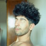 Borja Jiménez Mérida Instagram - Este viernes saco nuevo tema 🌍 Hay ganas? Les leo 📸 @jorgerpreciado