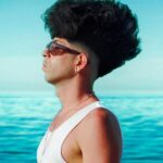 Borja Jiménez Mérida Instagram – No me corto un pelo
El jueves pasado Cachi Richi volvió a hacer de las suyas con el videoclip de LA VIDA EN CHOLAS. Link en bio si aún no lo has visto 👁️