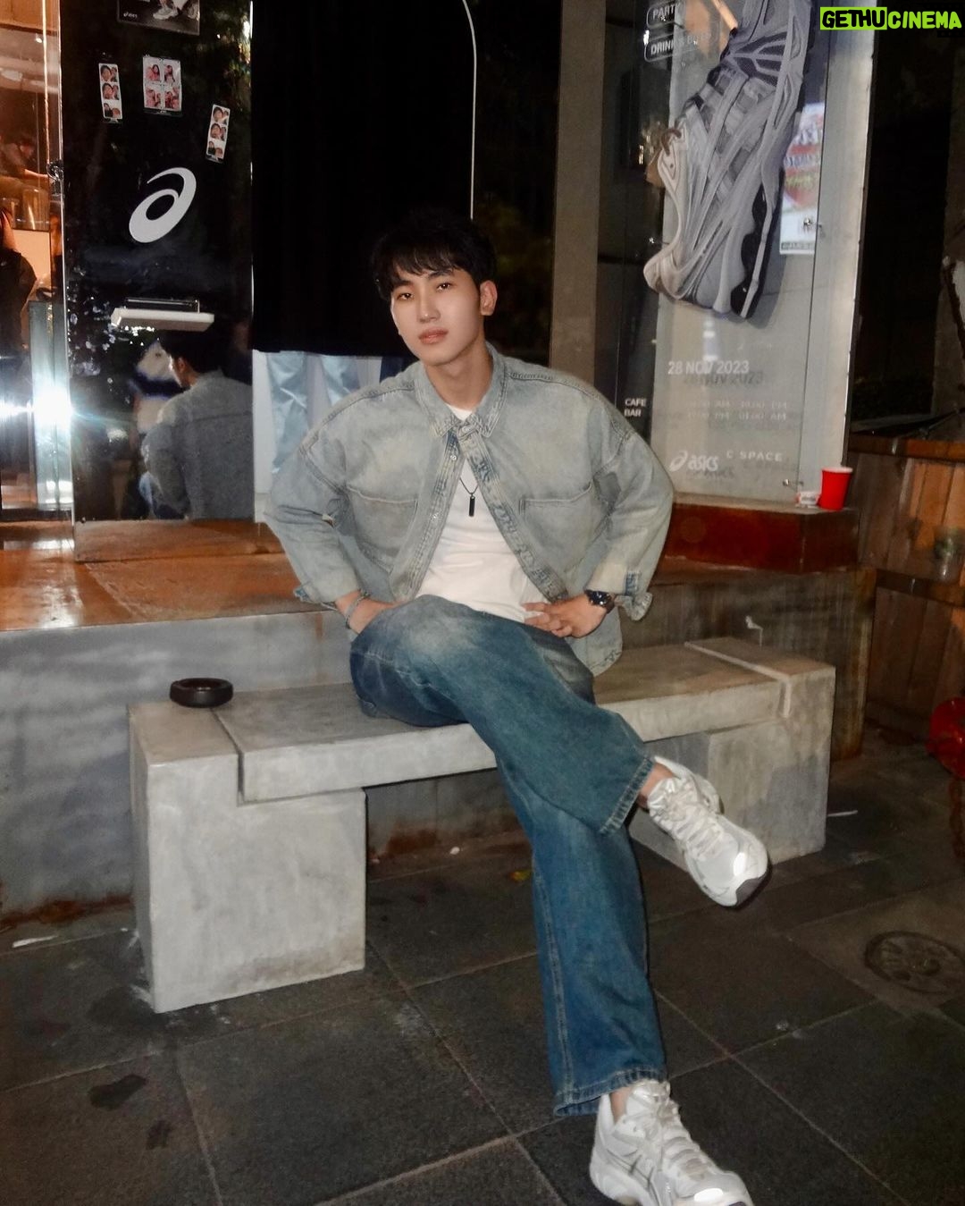 Bovorn Kongnawdee Instagram - ASICS SPORTSTYLE CAFE จาก @ASICS_SPORTSTYLE_TH เค้าเปิดให้เช็คอินแล้วที่ C.SPACE Cafe & Bar แถวอารีย์น้าทุกคน 😎✨ มีมุมชิคๆ ให้ถ่ายรูปเพียบ แถมมีโฟโต้บูธให้ถ่ายฟรีด้วย แล้วก็ยังมีรองเท้าโมเดลเท่ๆ อย่าง GEL-KAYANO LEGACY และ GT-2160 จัดแสดงด้วยน้า 👟👟 รีบแวะไปกันนะ ตั้งแต่วันนี้ - 4 ธ.ค. 66 เท่านั้น #ASICSSPORTSTYLE #ASICSSPORTSTYLETH #GELKAYANOLEGACY #gt2160