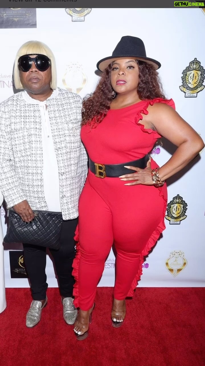 Brely Evans Instagram - Brelyevans.com/shop Pre Order sale on now! Custom Fit Available andddddd ❤️ S M L XL 2XL 3XL Run the numbers up! Let’s Gooooo! The Holidays are coming!! #BEcute #fashion Posing with my Fashion Auntie @sirjoeexclusive