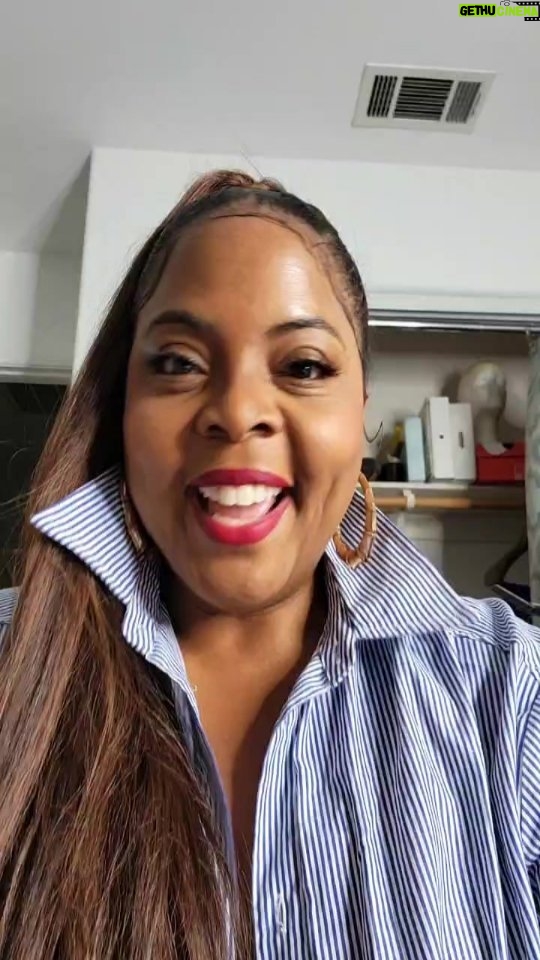 Brely Evans Instagram - Visit BrelyEvans.com/shop for your ticket to Saturday Love LIVE ON ZOOM 10AM EST! Hosted.by @iamrobmalloy and YOUR BESTIE BRELY EVANS! Worldwide