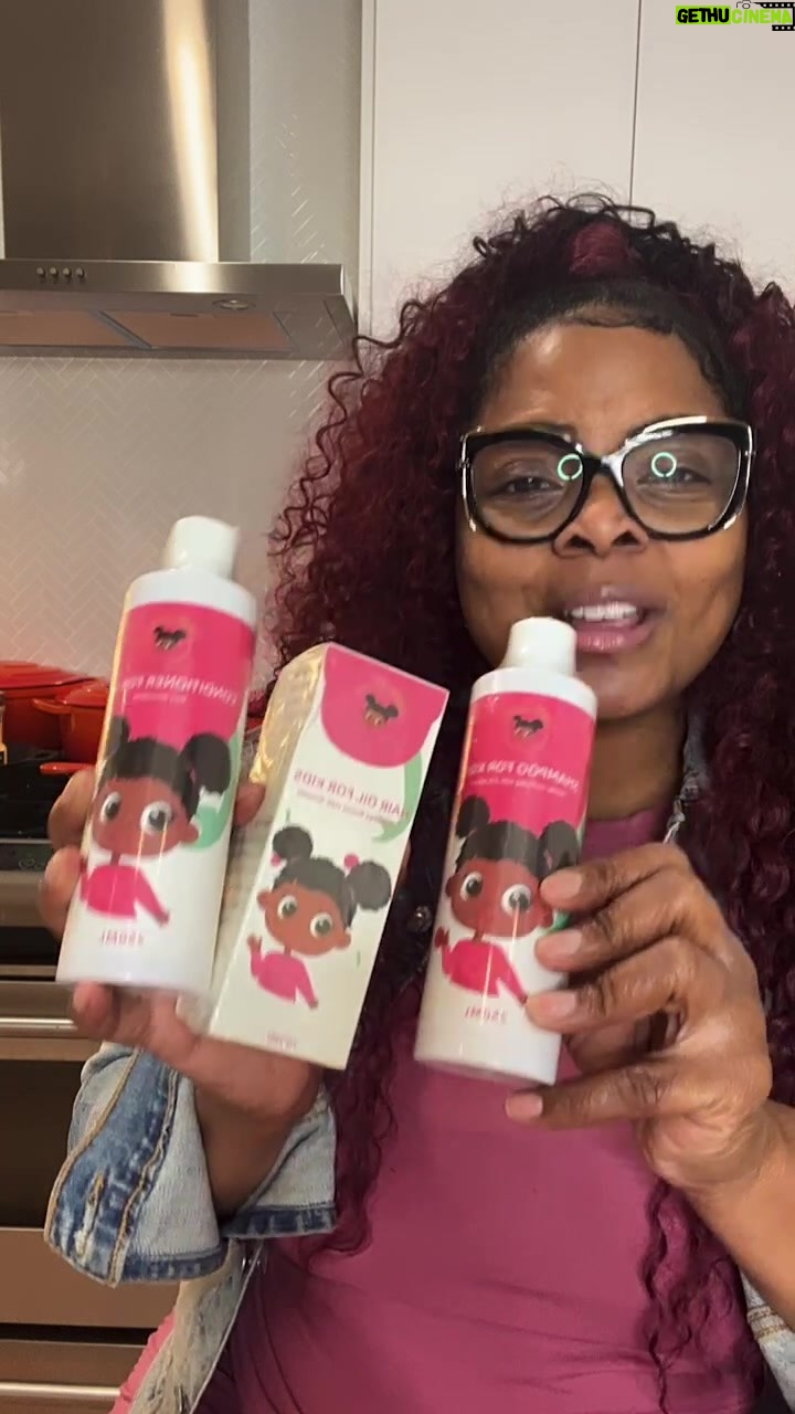 Brely Evans Instagram - Congratulations to @shariceylamb for being the @from9to5towow 2023 A.S.K. AWARD WINNER!! Yesssss we caught her out here living her dreams and we have decided to give her a PUSH! Please click the link in my bio to GIVE!! Gifts over $250 will be named producers on her Short Film project for her MFA THESIS! Dm us for more information. Support Now: 🎁 @gigglesnaturalhaircare Hair Care System for CHILDREN 🎁 @from9to5towow Non Profit Organization raising money for individual’s transitioning out of 9 to 5 jobs into entrepreneurship Shout Out to 2022 Grant Award winners: 🖤 @daimoda 🖤 @chicandcurvyboutique Worldwide