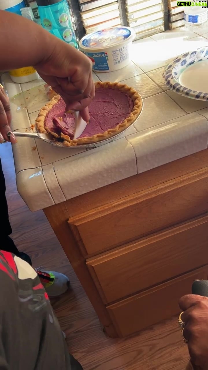 Brely Evans Instagram - The King Pie by @brelyevans watch previous video for details 💜