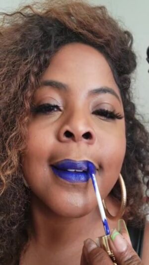 Brely Evans Instagram - I cried a little yesterday....Lets be THANKFUL EVERY DAY about being SINGLE!! Happy Singles Giving...we are giving all that needs to be GAVE! In all THINGS GIVE THANKS!! 
Focus on MAKING MEMORIES❤️❤️
LIP BY @algebrablessett 
Hair by @ms.andreacpowe