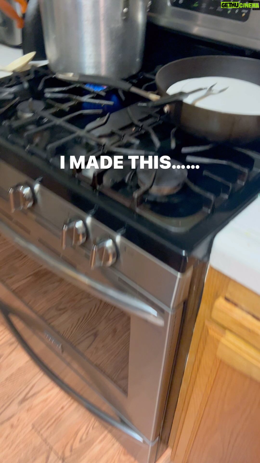 Brely Evans Instagram - So we see Greens Gumbo on tic tok and a boom 💥 I MADE THIS VIDEO….while my cousin put that work in!! 🤣🤣🤣🤣🤣It’s delicious I didn’t miss the crab at all!!