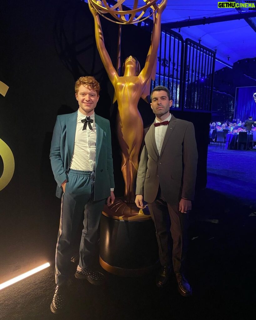 Brendan Scannell Instagram - Didn’t win but we made friends with a few giant Emmy statues along the way 🏆💛 👔 @aubreybinzer 💄 @sonialeeartistry