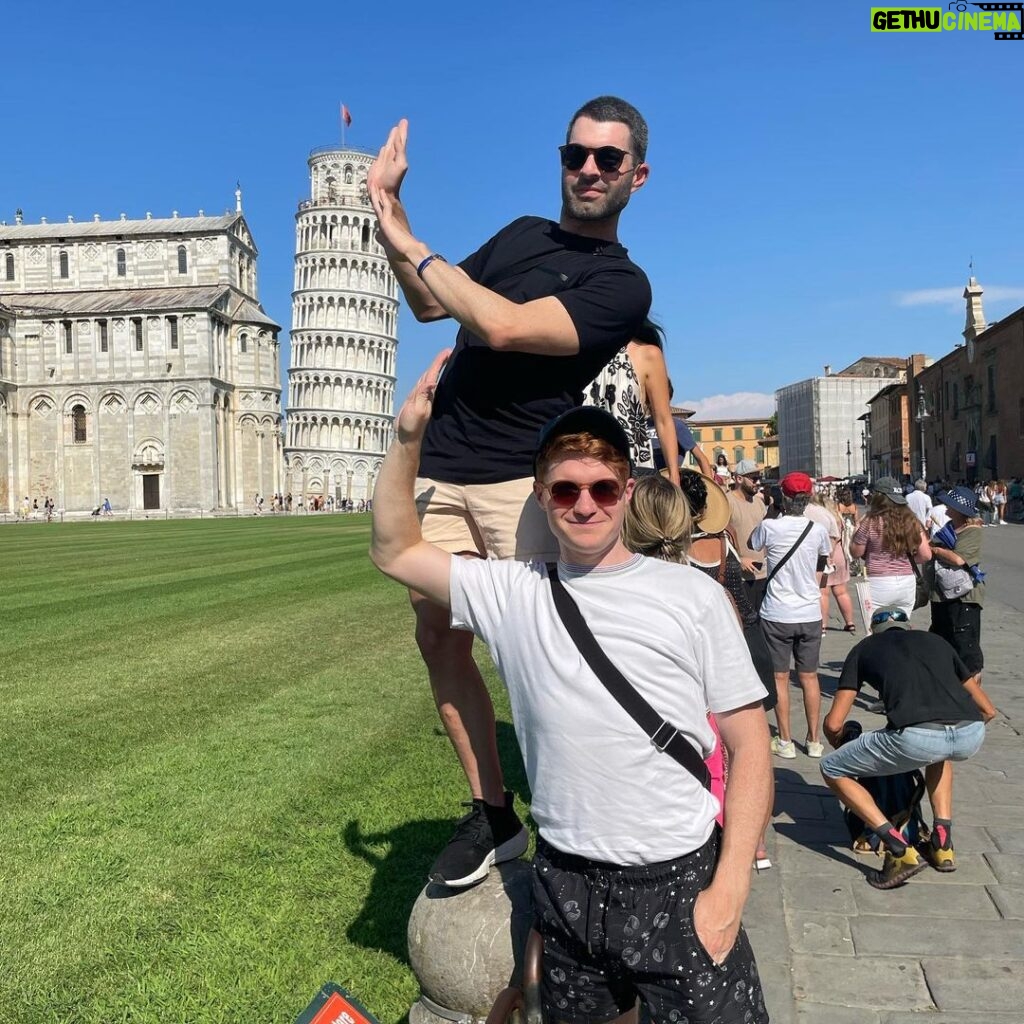 Brendan Scannell Instagram - All around the world (la la la) Leaning Tower of Pisa