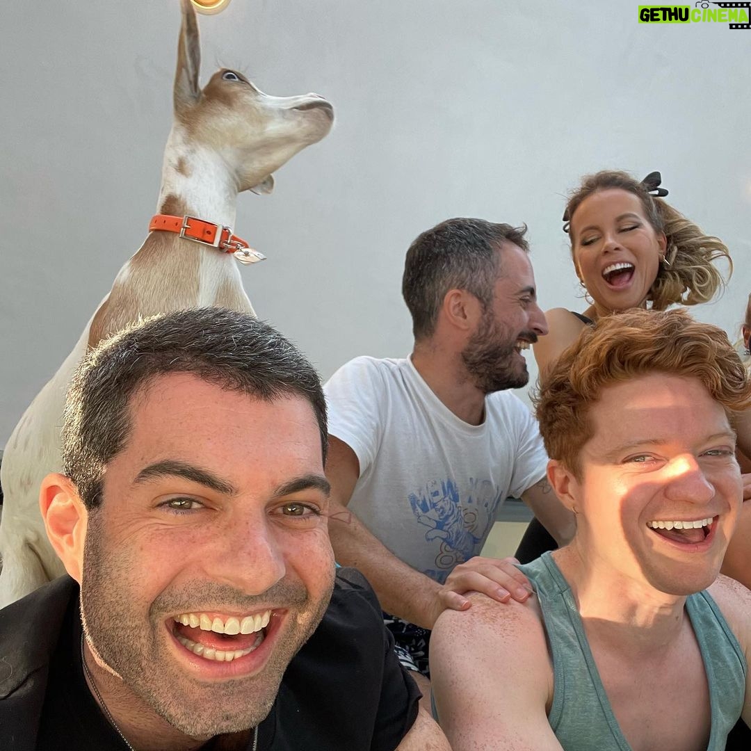 Brendan Scannell Instagram - Turns out when they call it “Goat Yoga” they mean exactly that #baamaste 🐐🙏