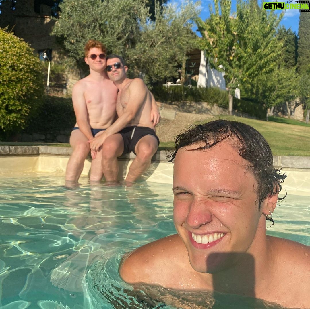 Brendan Scannell - 1.7K Likes - All around the world (la la la)