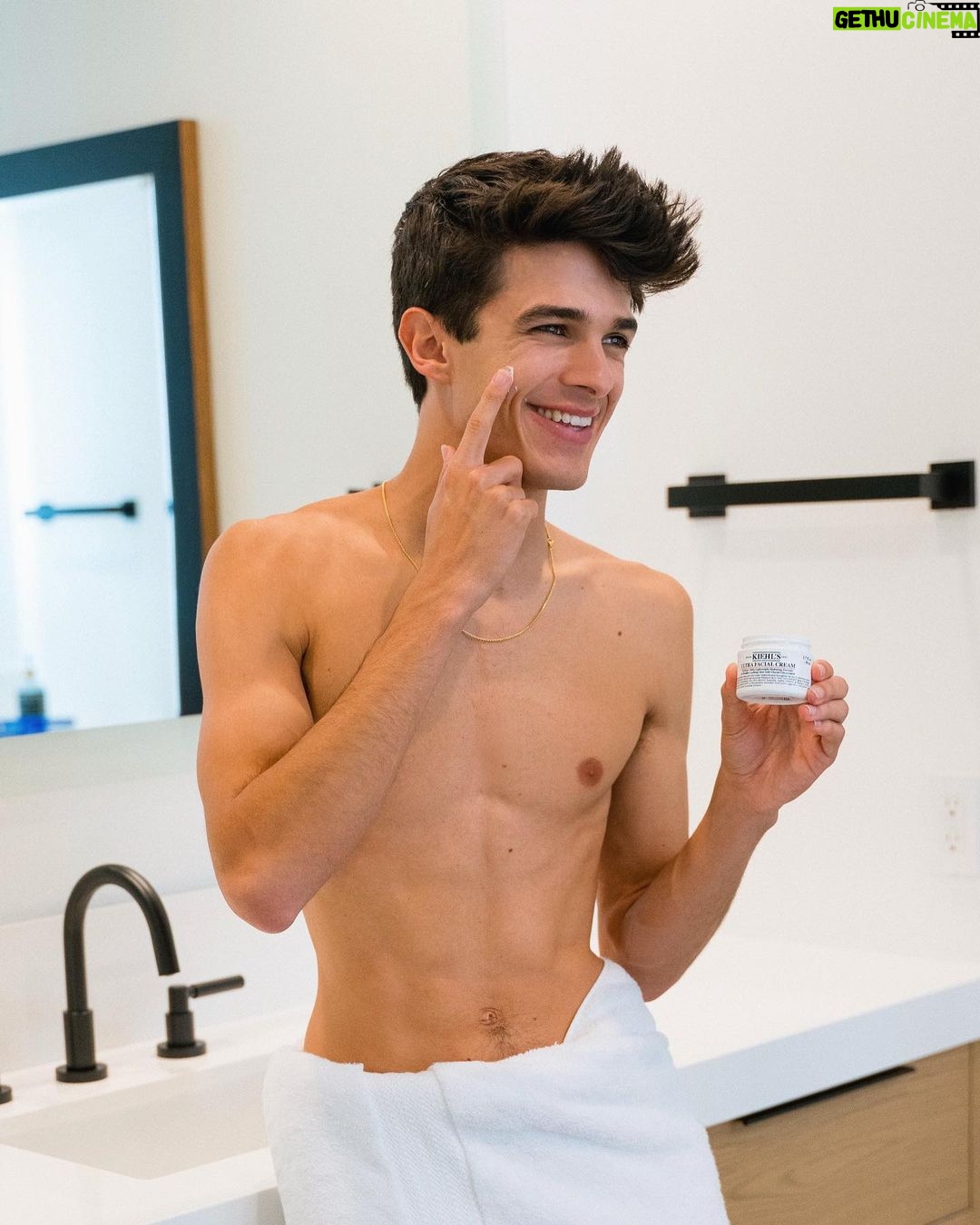 Brent Rivera Instagram - Wake up, Shower, Moisturize 😏 @Kiehls #KiehlsUS #KiehlsPartner