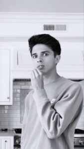 Brent Rivera Instagram - I hate when this happens😂